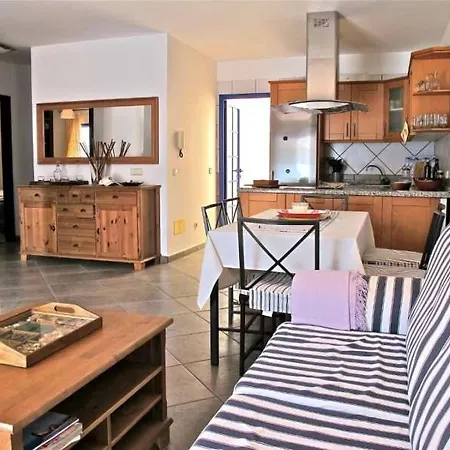Playa Blanca Sleeps 4 Pool Wifi Appartement *