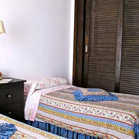Playa Blanca Sleeps 4 Pool Wifi Апартаменты