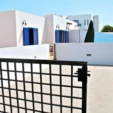 Playa Blanca Sleeps 4 Pool Wifi Апартаменты *
